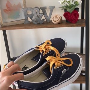 Never worn Navy Blue vans! Men’s 7.5, women’s 9